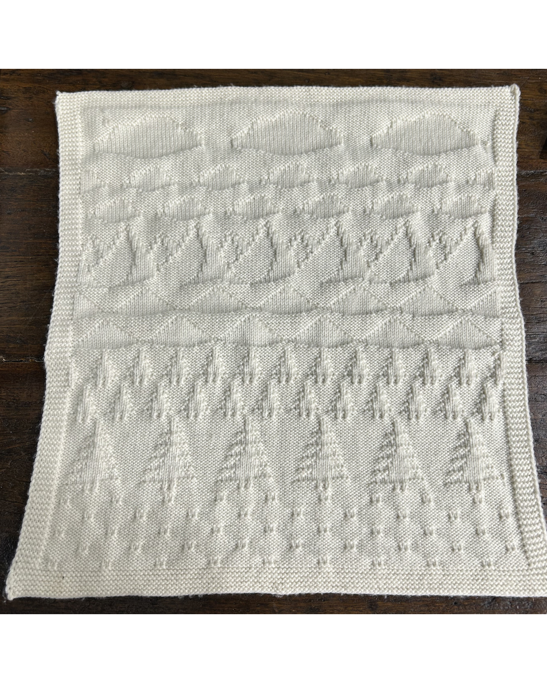 Snowy Mountain Rug Knitted